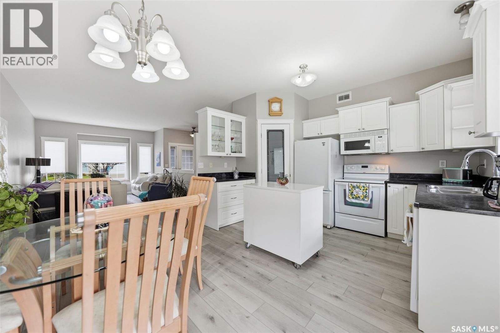 #8 320 3rd STREET - 10