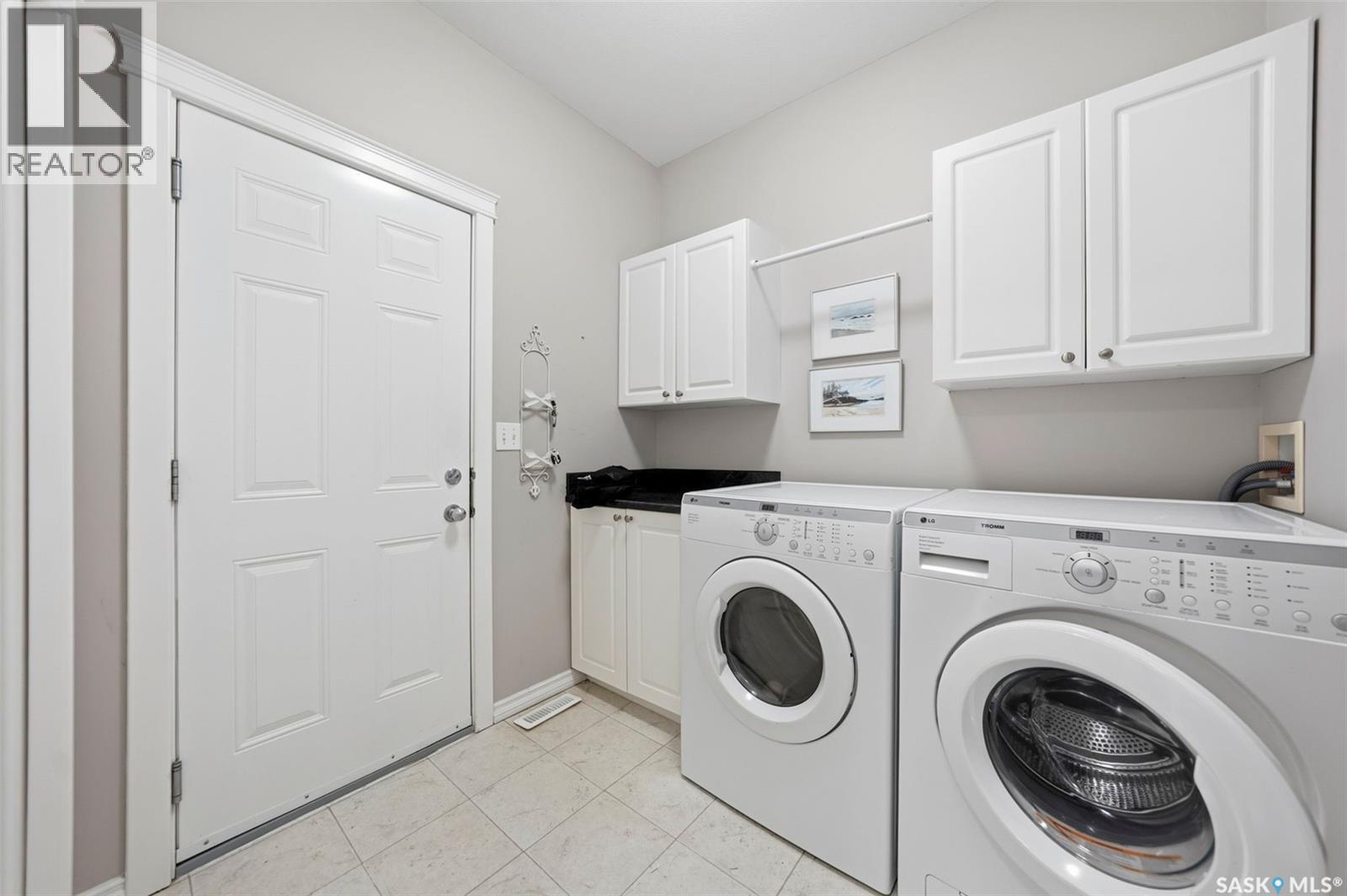 #8 320 3rd STREET - 21