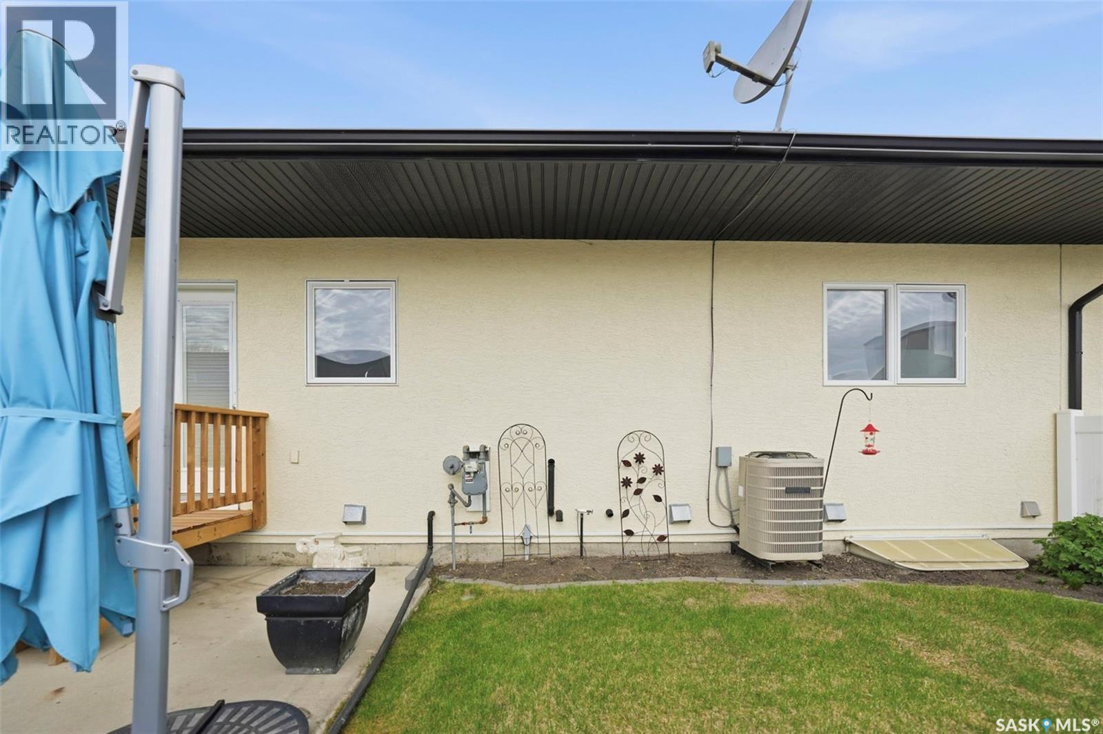 #8 320 3rd STREET - 29