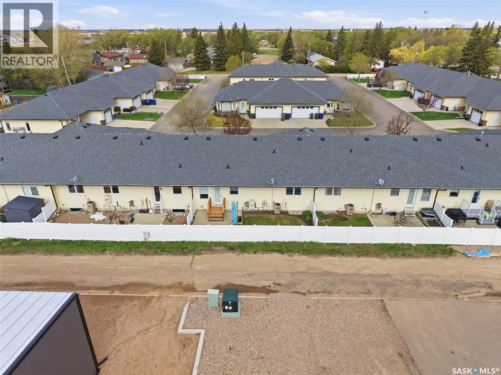 #8 320 3rd STREET - 32