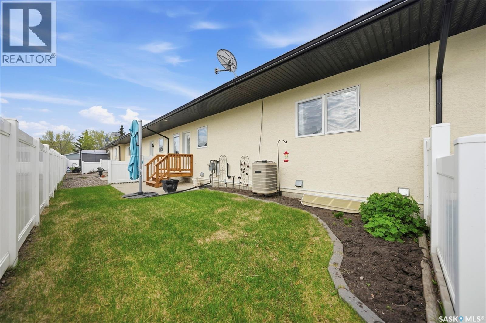 #8 320 3rd STREET - 4