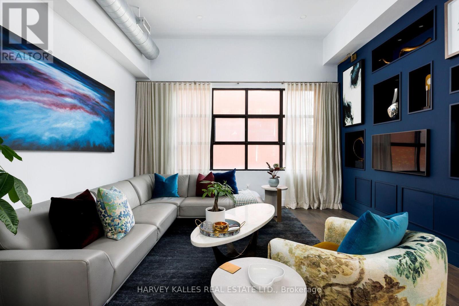 Listing photo of 304 - 287 RICHMOND STREET E