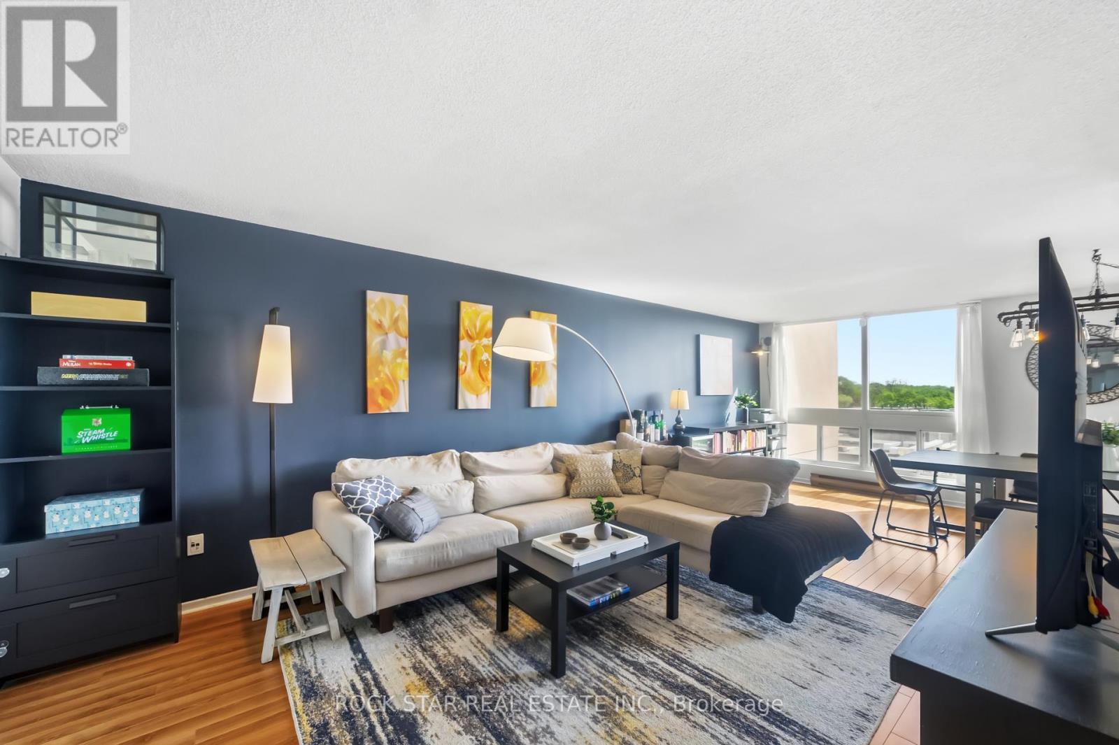 #701 5 KENNETH AVENUE - 14