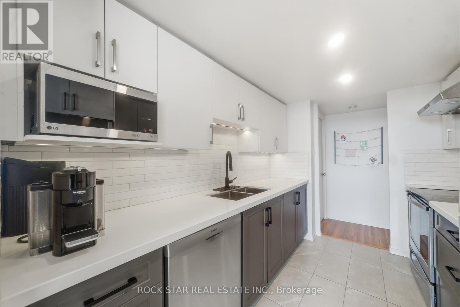 #701 5 KENNETH AVENUE - 17