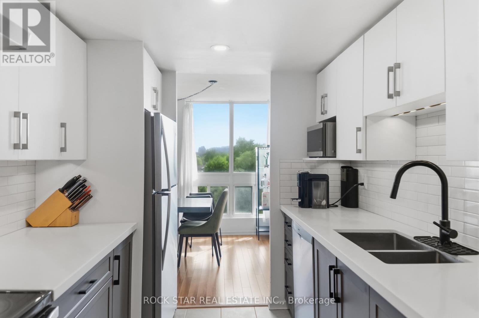 #701 5 KENNETH AVENUE - 20