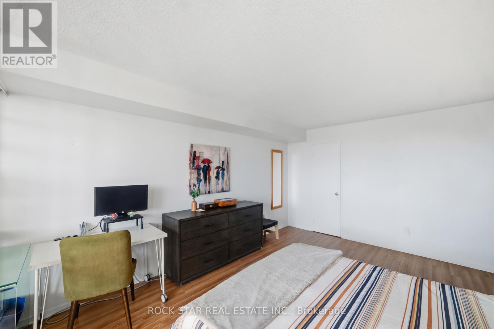 #701 5 KENNETH AVENUE - 23