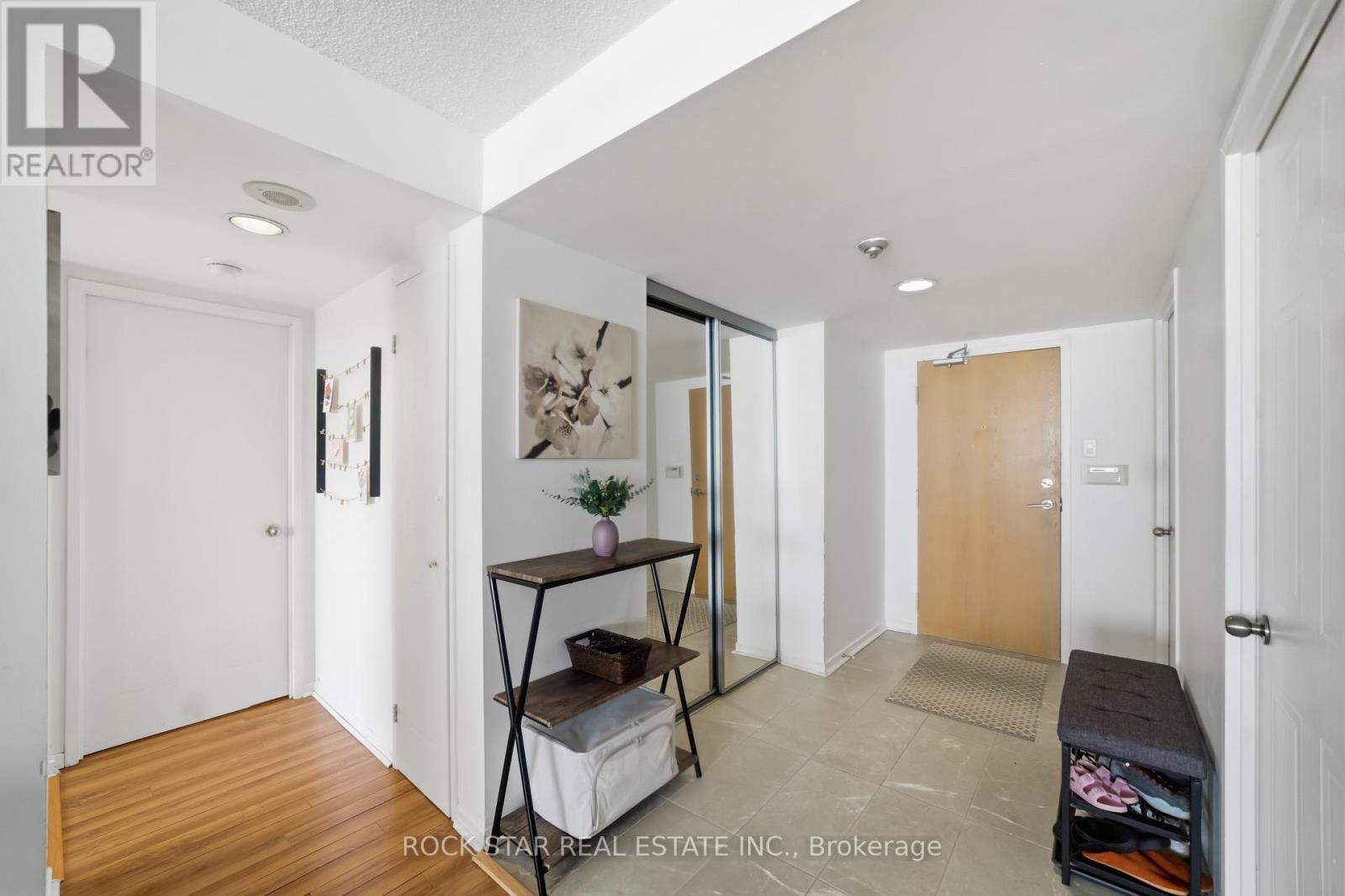 #701 5 KENNETH AVENUE - 9