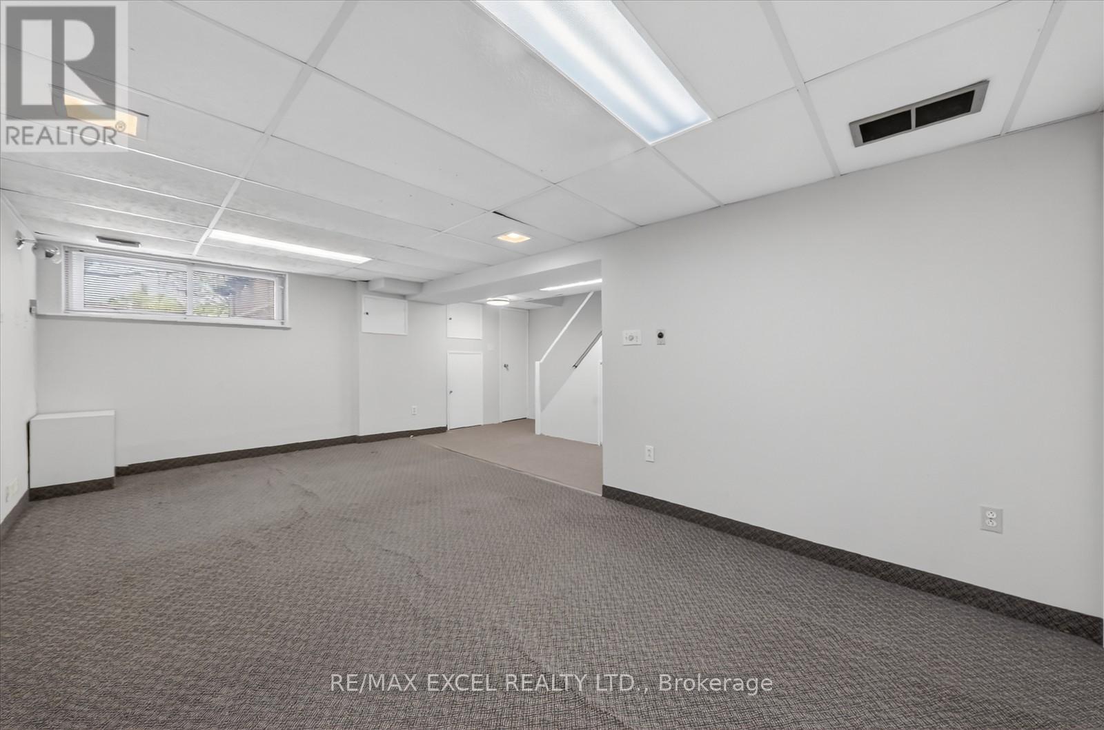 18 SCOTNEY GROVE - 30