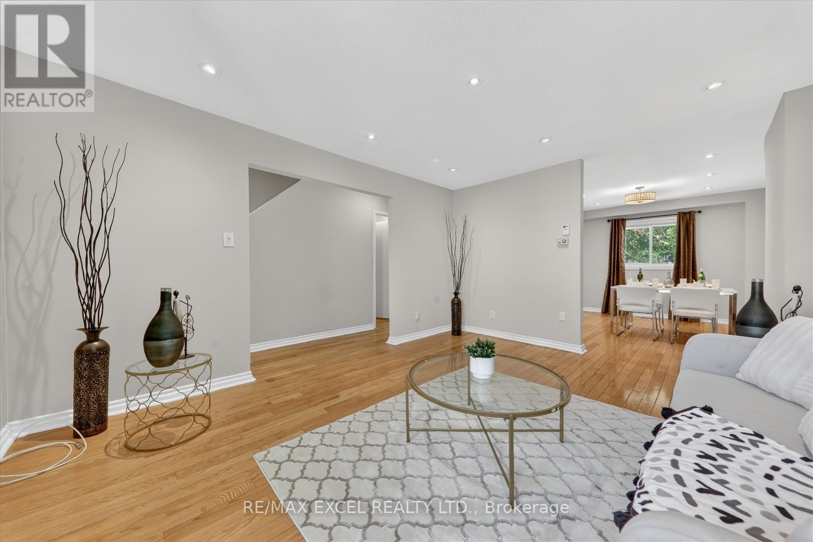 18 SCOTNEY GROVE - 7
