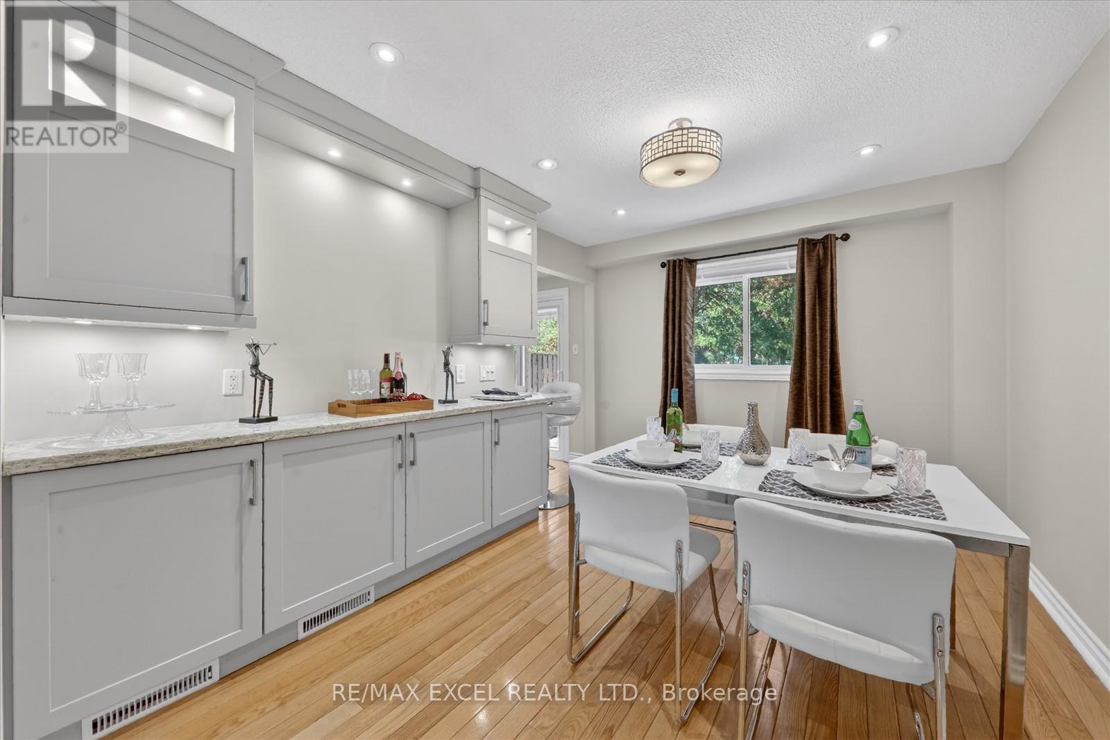 18 SCOTNEY GROVE - 8