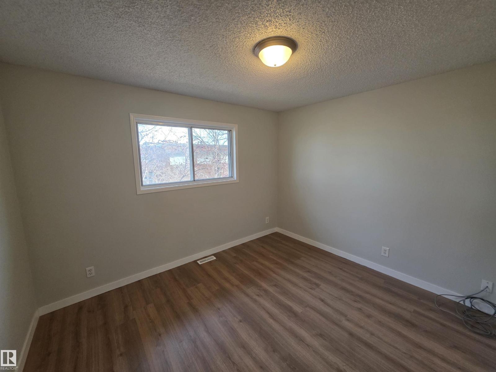 12430 85 ST NW - 19