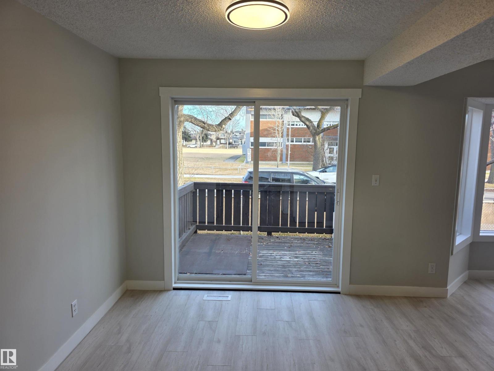 12430 85 ST NW - 9