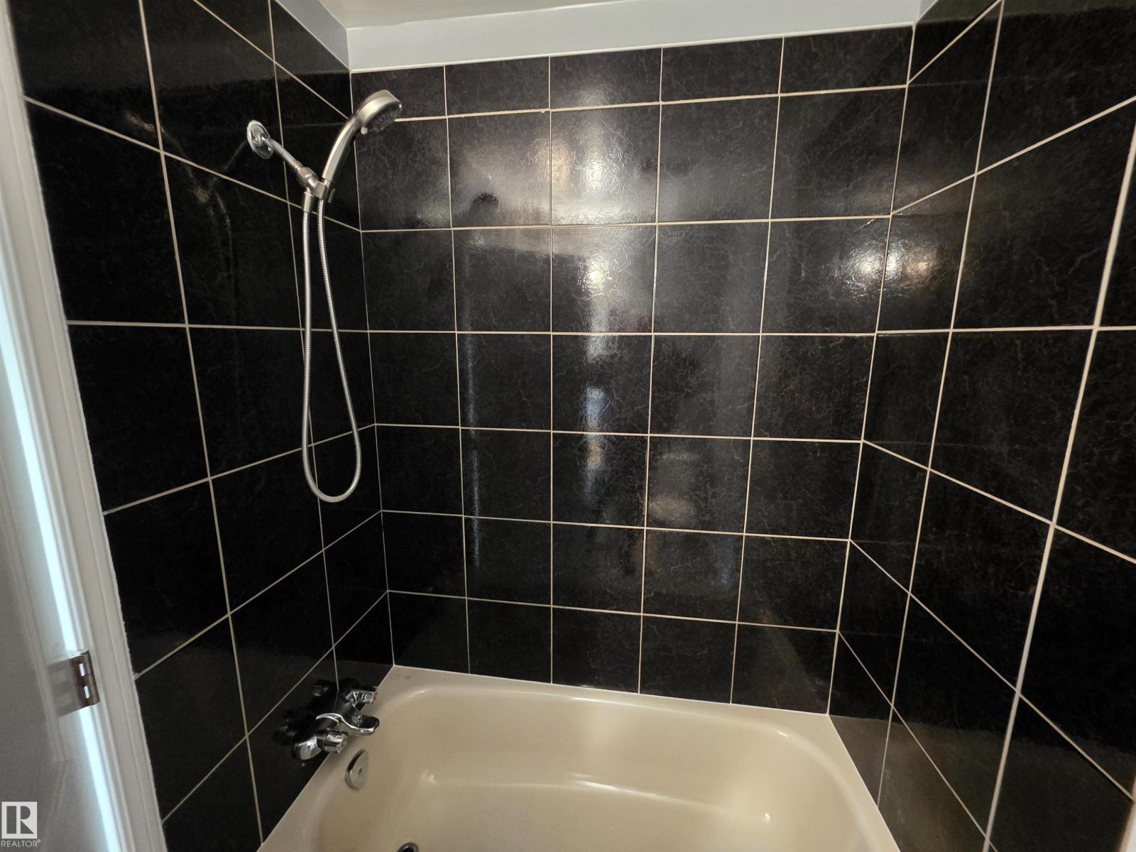 12430 85 ST NW - 14