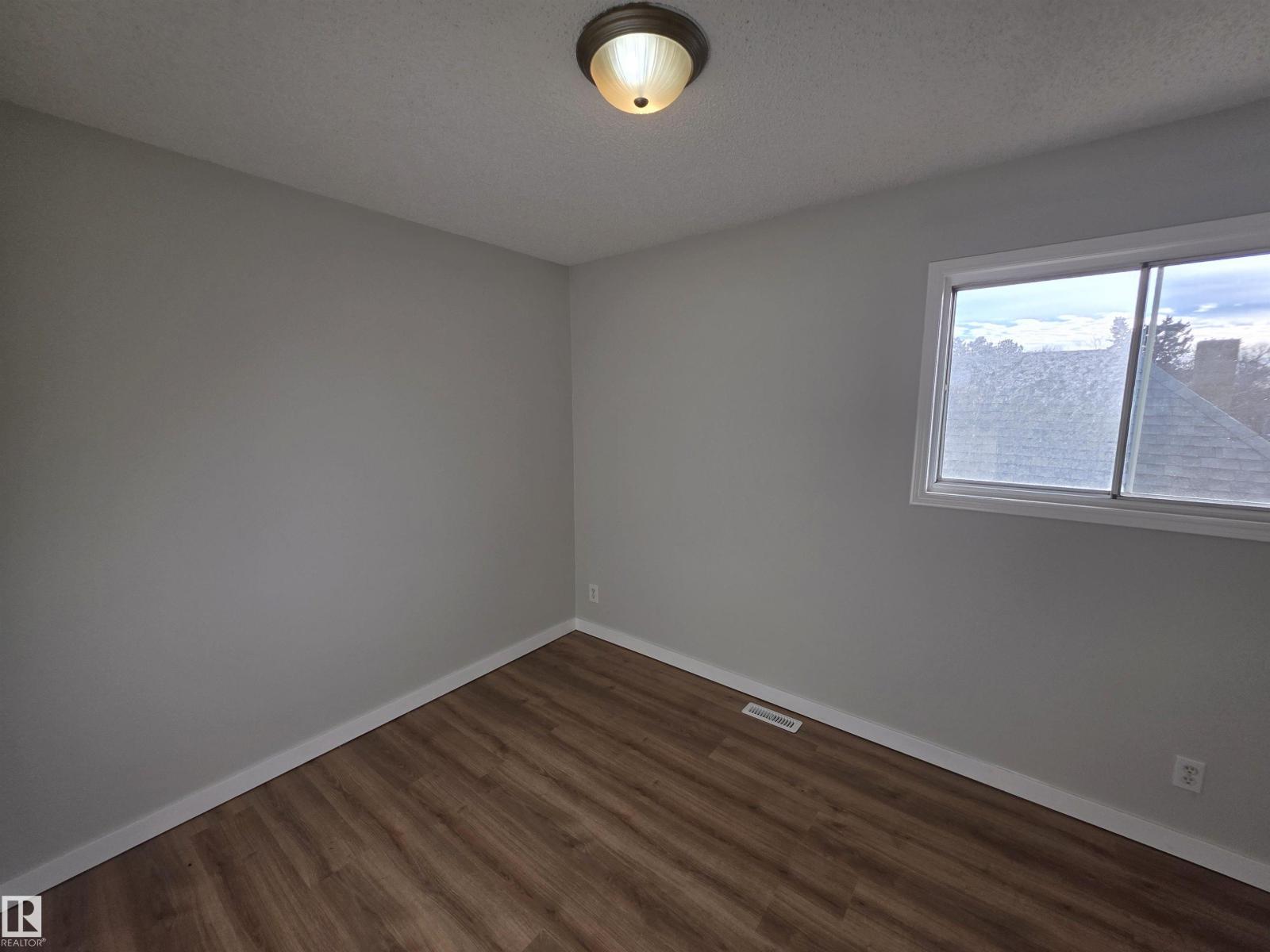 12430 85 ST NW - 20