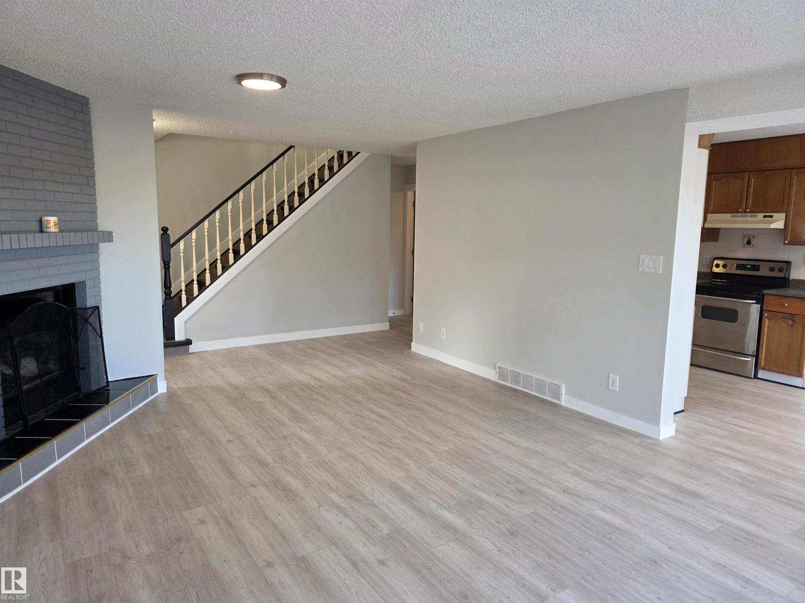 12430 85 ST NW - 6
