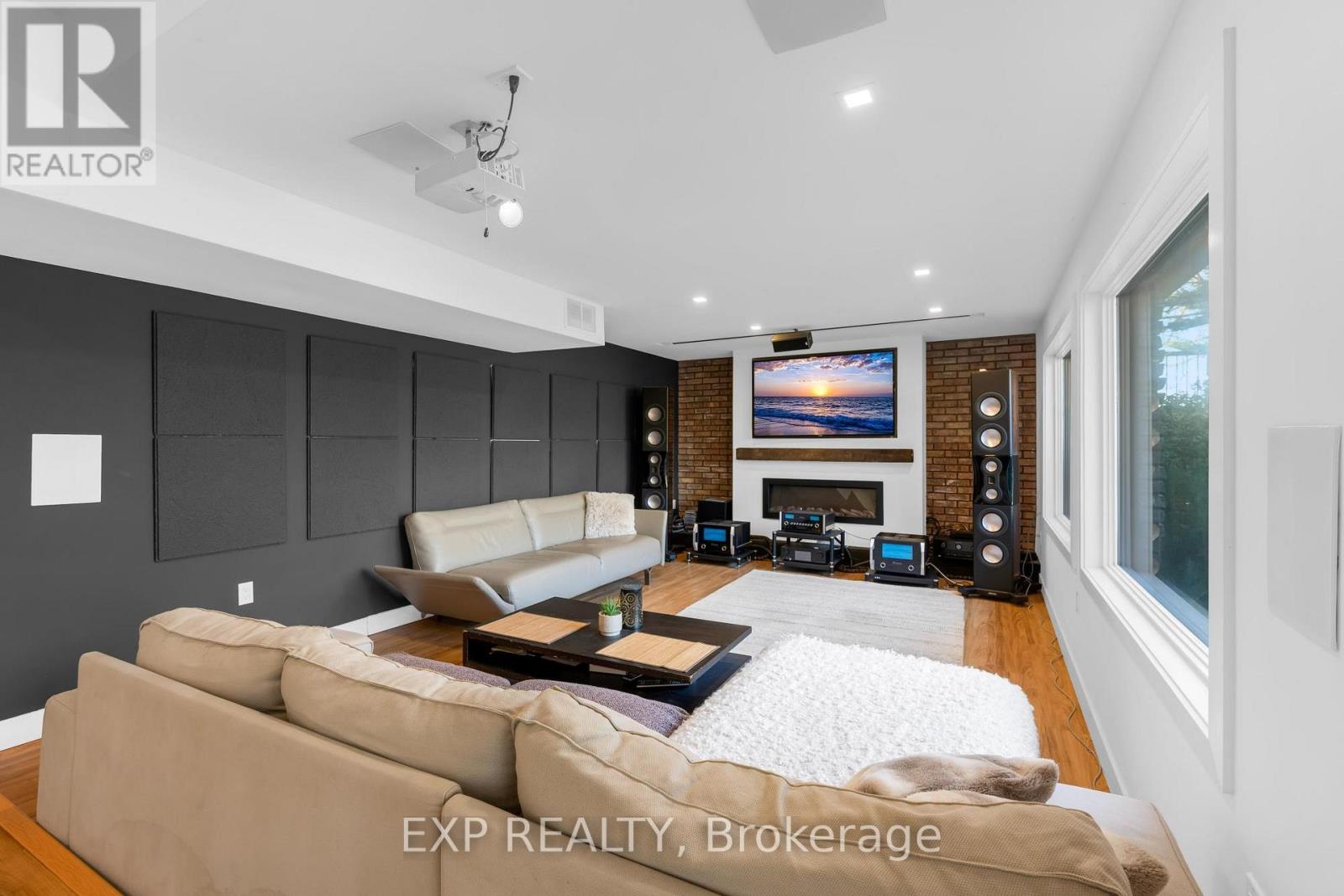 39 HILTS DRIVE - 30