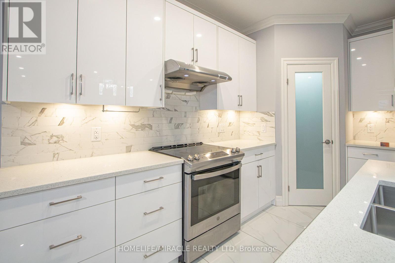 2872 DOYLE DRIVE - 16
