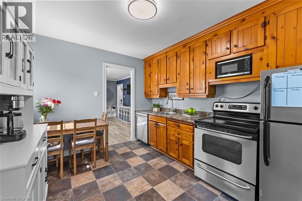 8 COVENTRY Street - 10