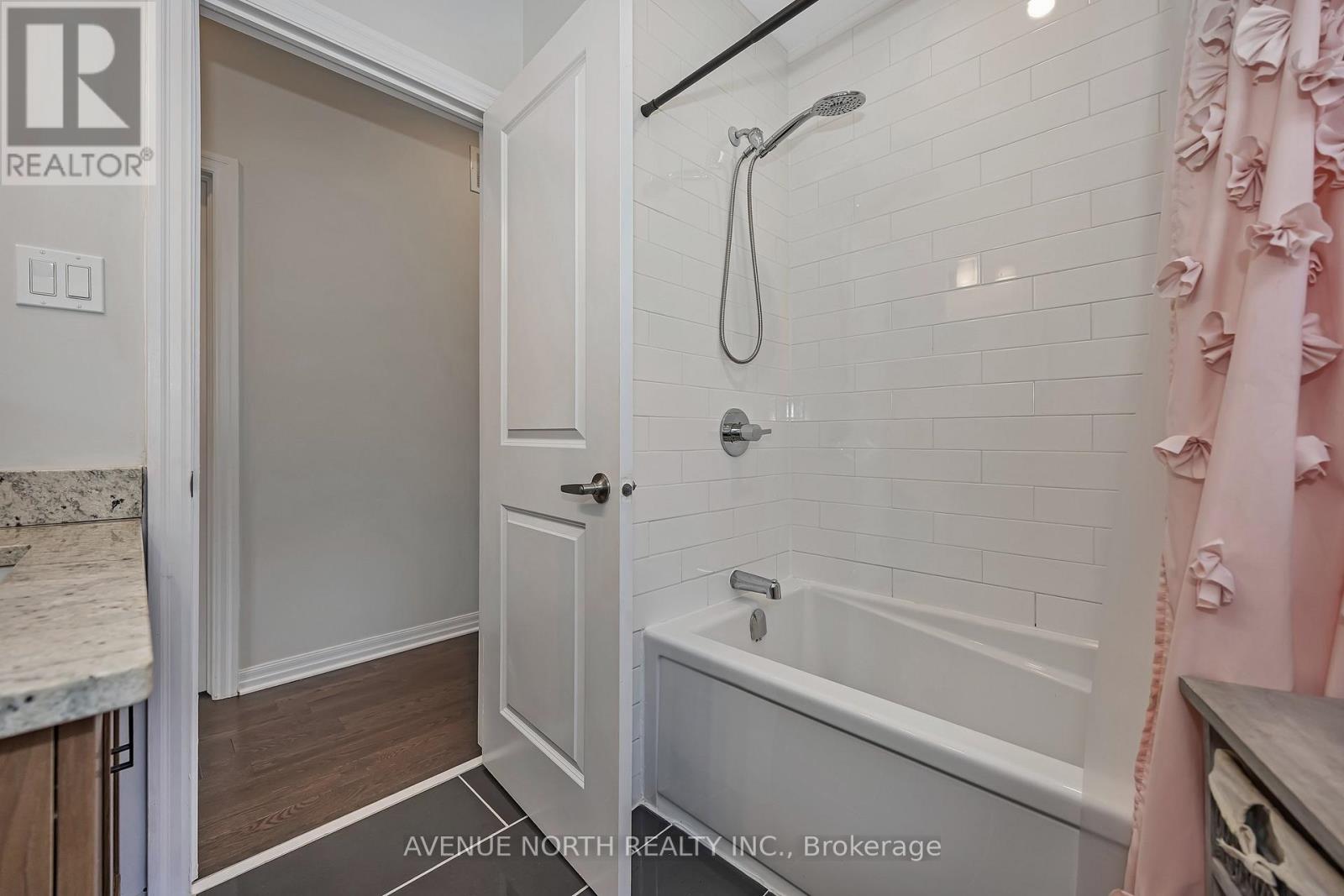 323 LYSANDER PLACE - 34
