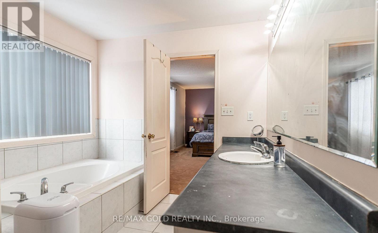 2 ZIMMER STREET - 26