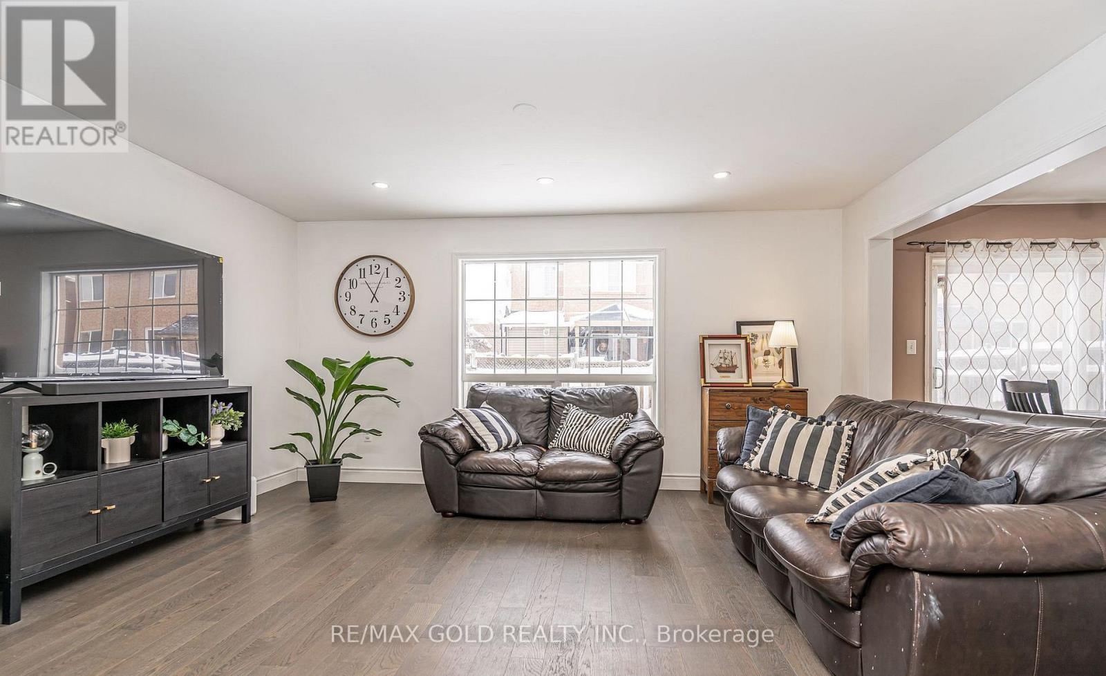 2 ZIMMER STREET - 9