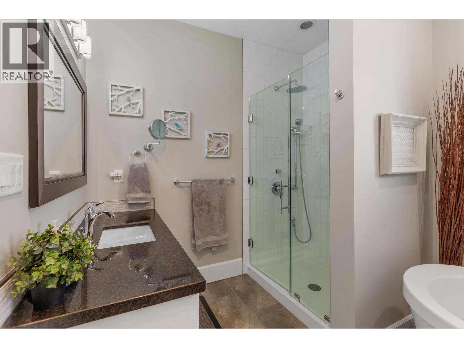 3231 MAURICE DRIVE - 18