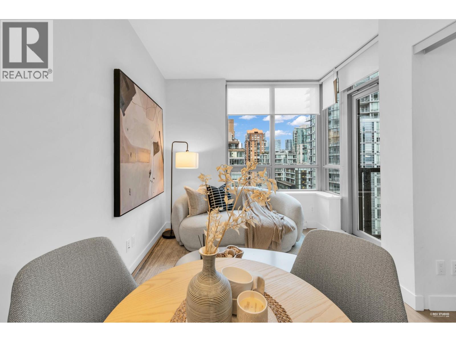 1605 1308 HORNBY Street - main photo
