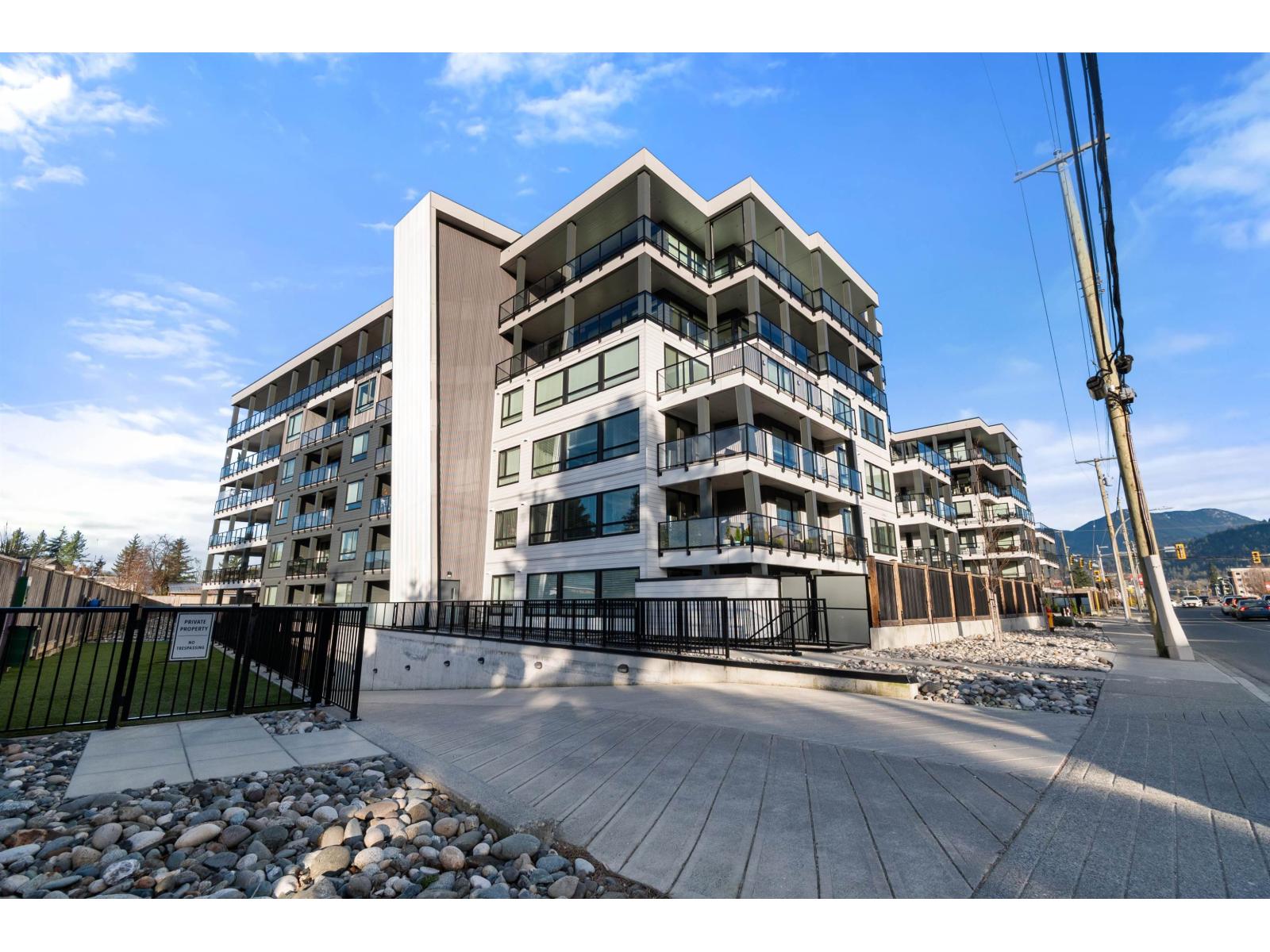 601 45745 WATSON ROAD, Sardis South, Chilliwack