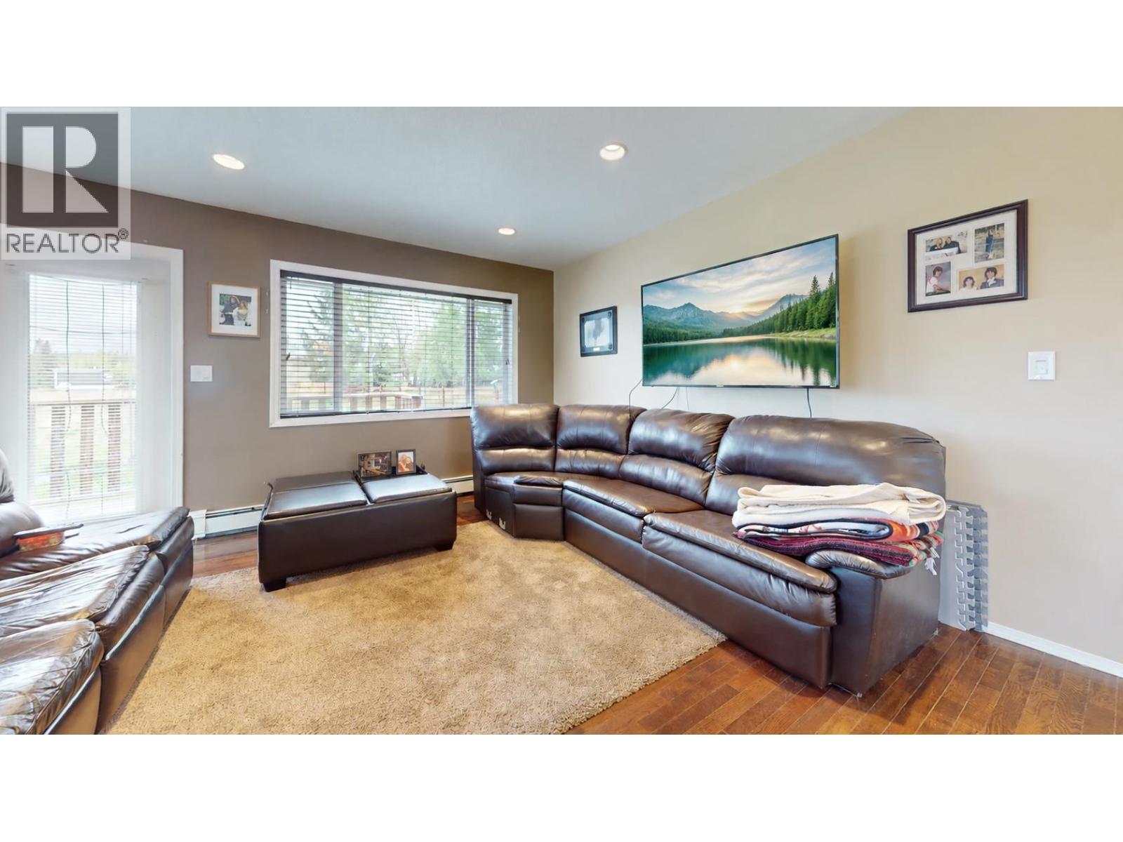 6500 GREY CRESCENT - 10