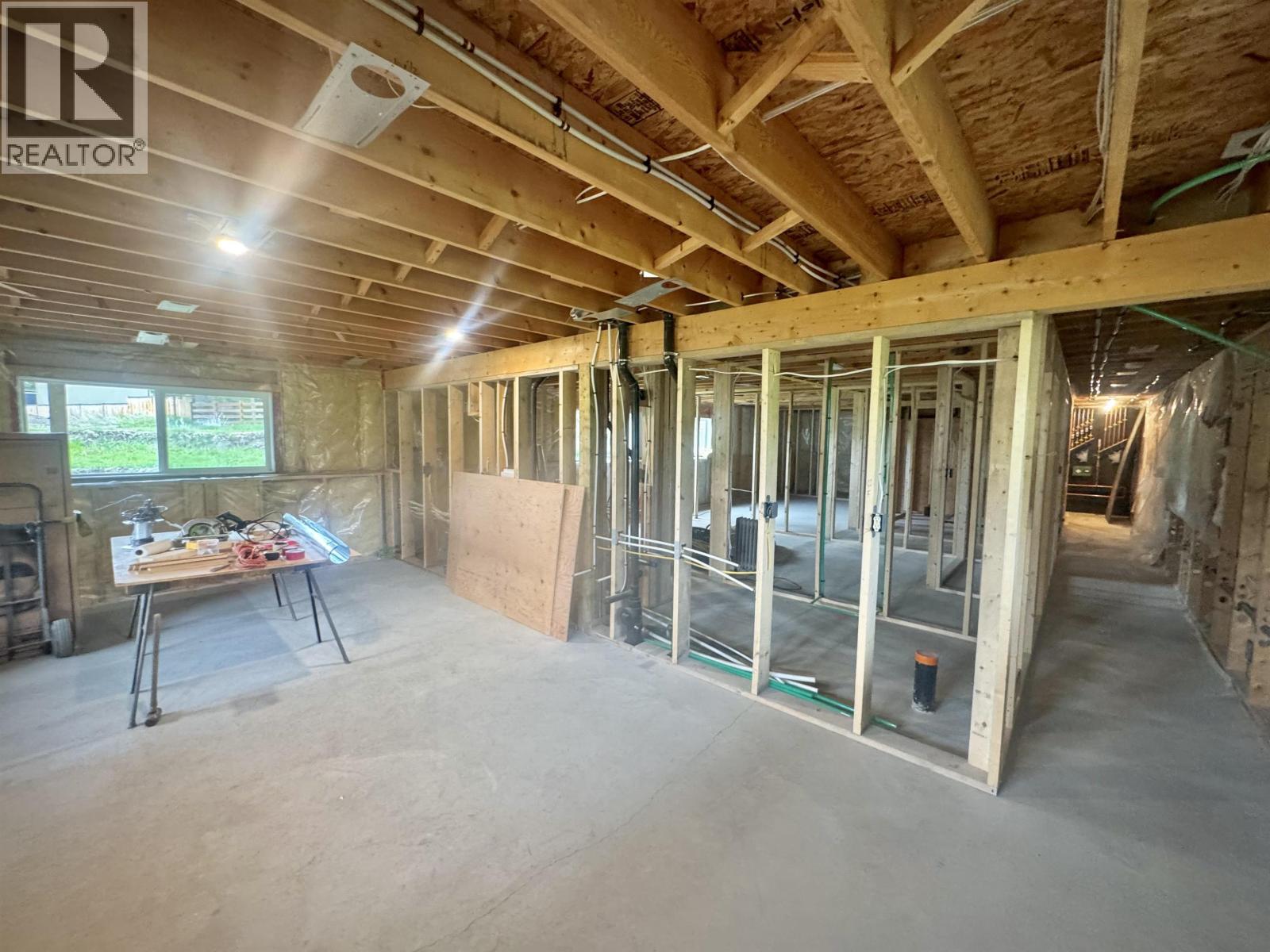 6500 GREY CRESCENT - 26
