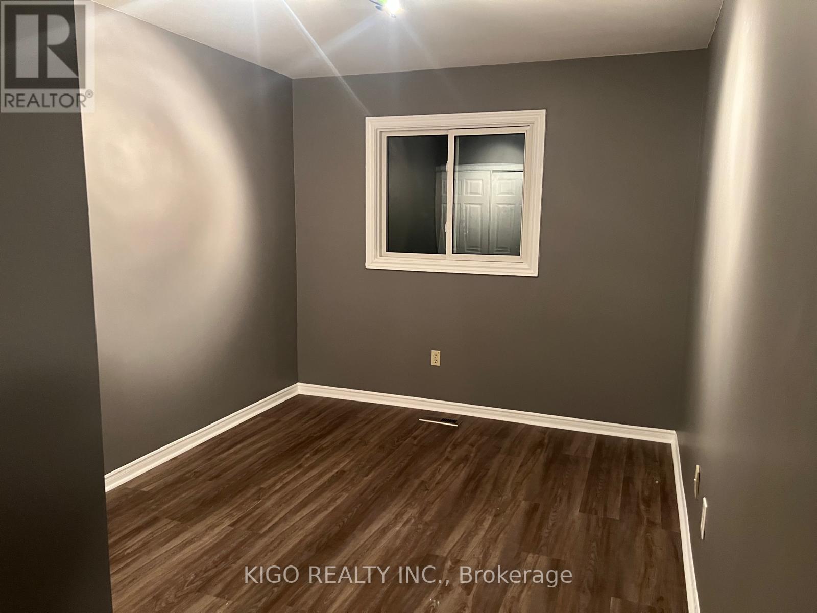 #121 10 BASSETT BOULEVARD - 6