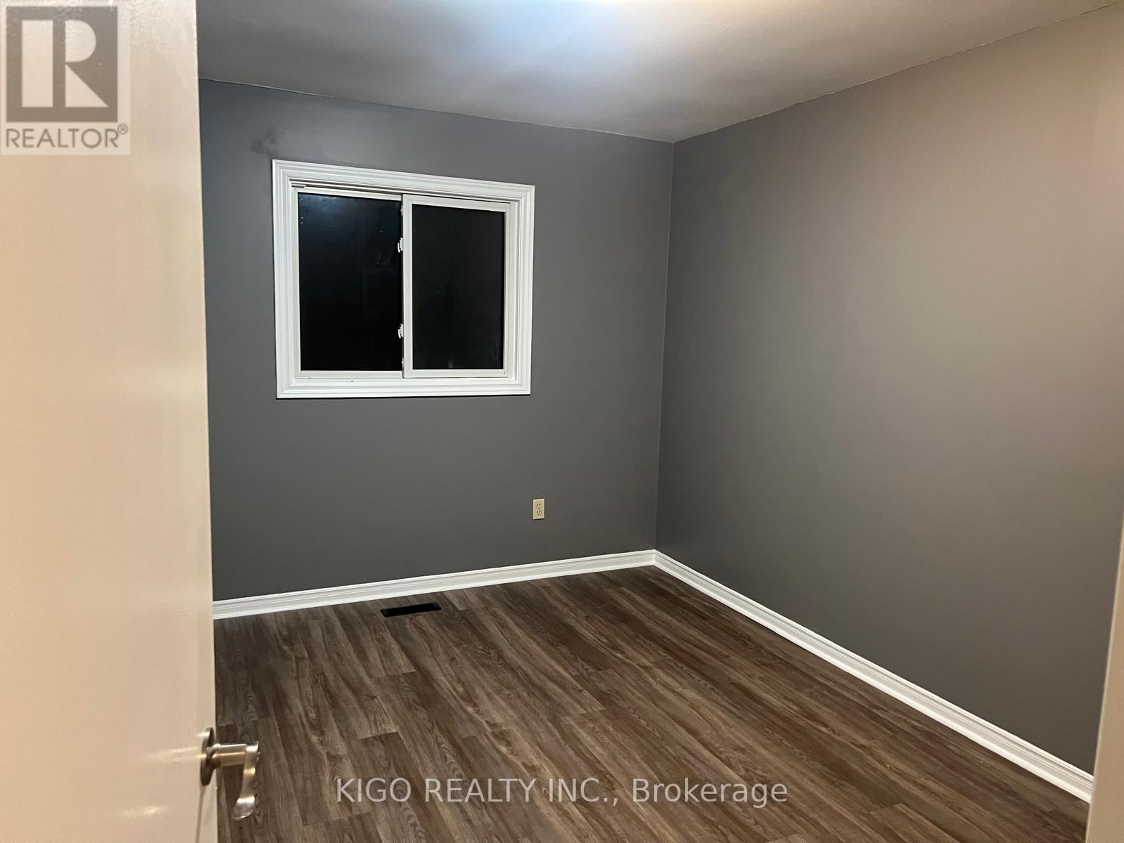 #121 10 BASSETT BOULEVARD - 7