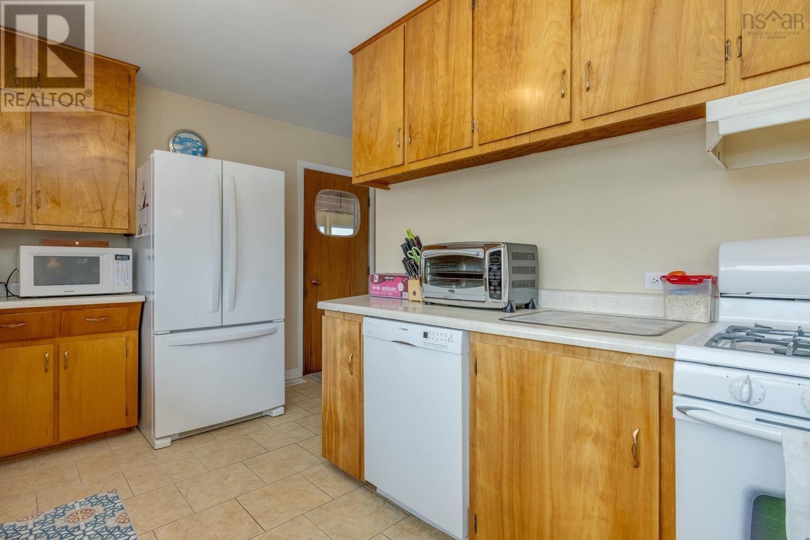 5442 Highway 2 - 12
