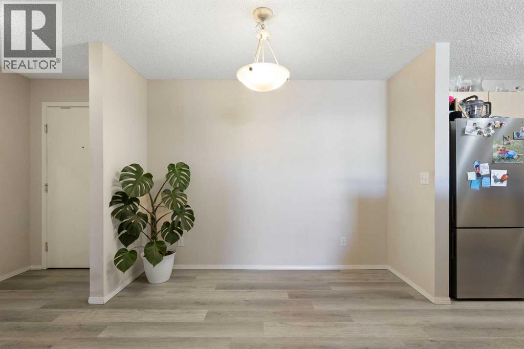 #2320 2371 Eversyde Avenue SW - 16