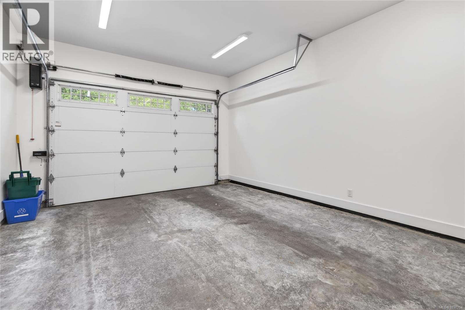 #B 992 Erickson Rd - 33