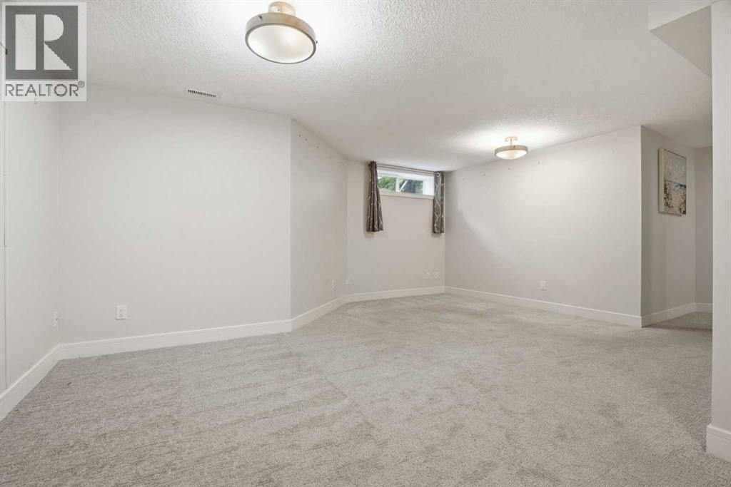 44 Vandoos Gardens NW - 26