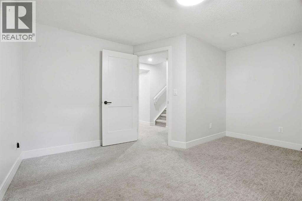44 Vandoos Gardens NW - 28