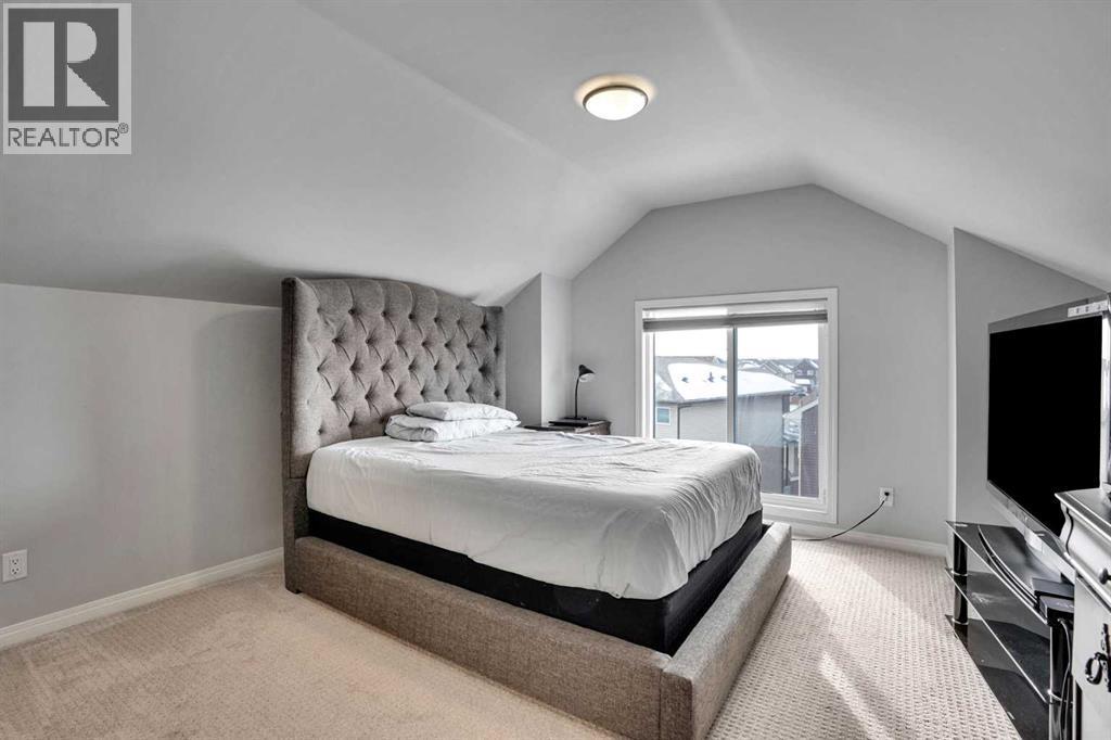 148 Savanna Close NE - 32