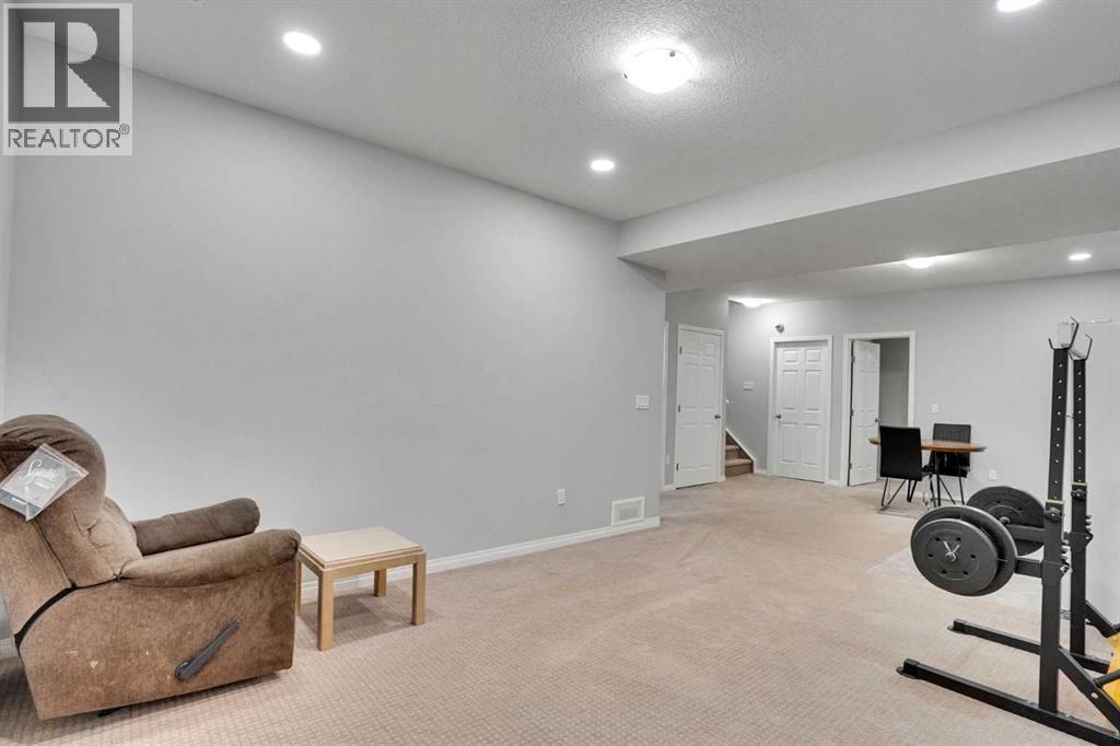148 Savanna Close NE - 40