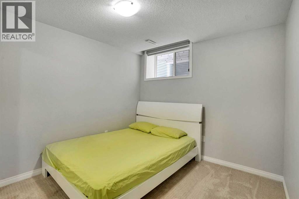 148 Savanna Close NE - 37