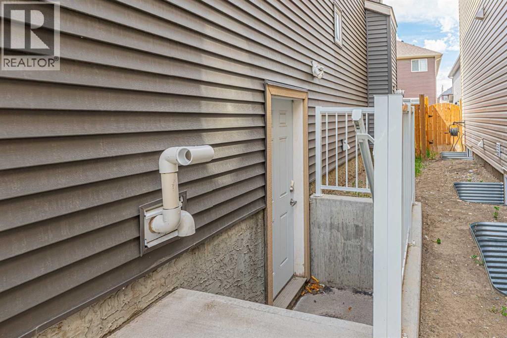 148 Savanna Close NE - 47