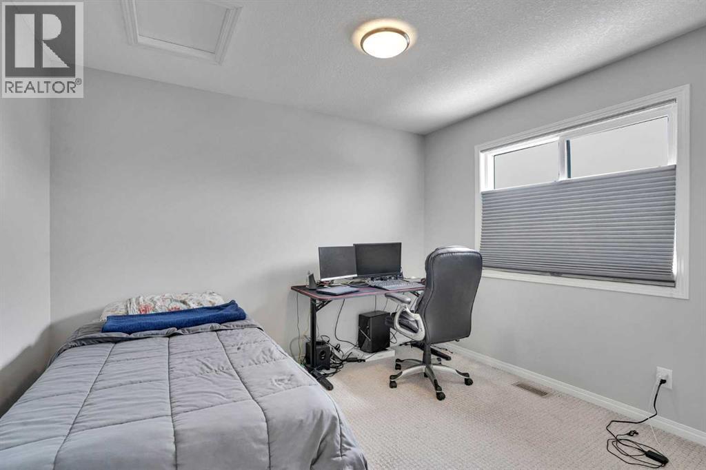 148 Savanna Close NE - 27