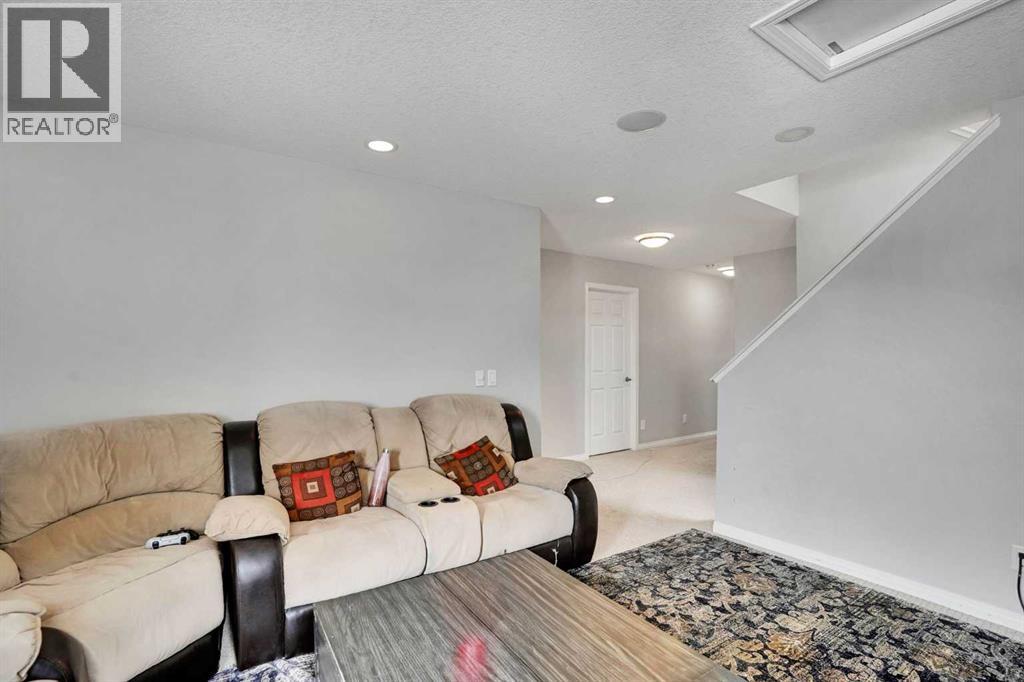 148 Savanna Close NE - 16
