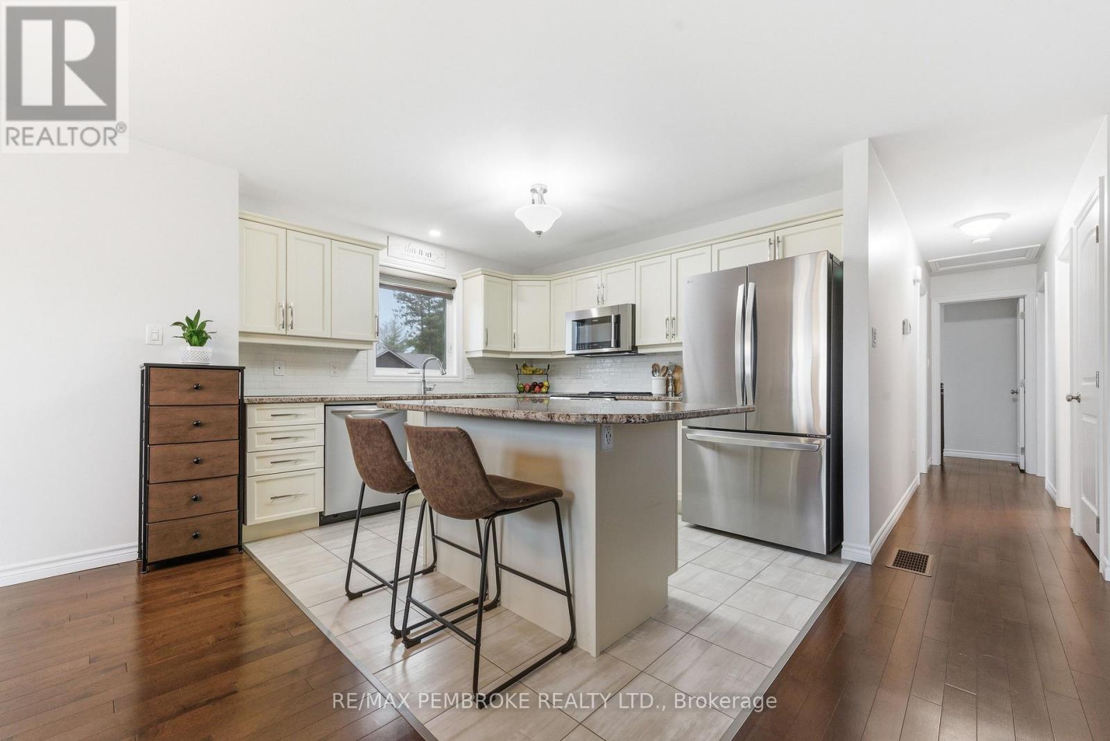 3 NILE STREET - 8