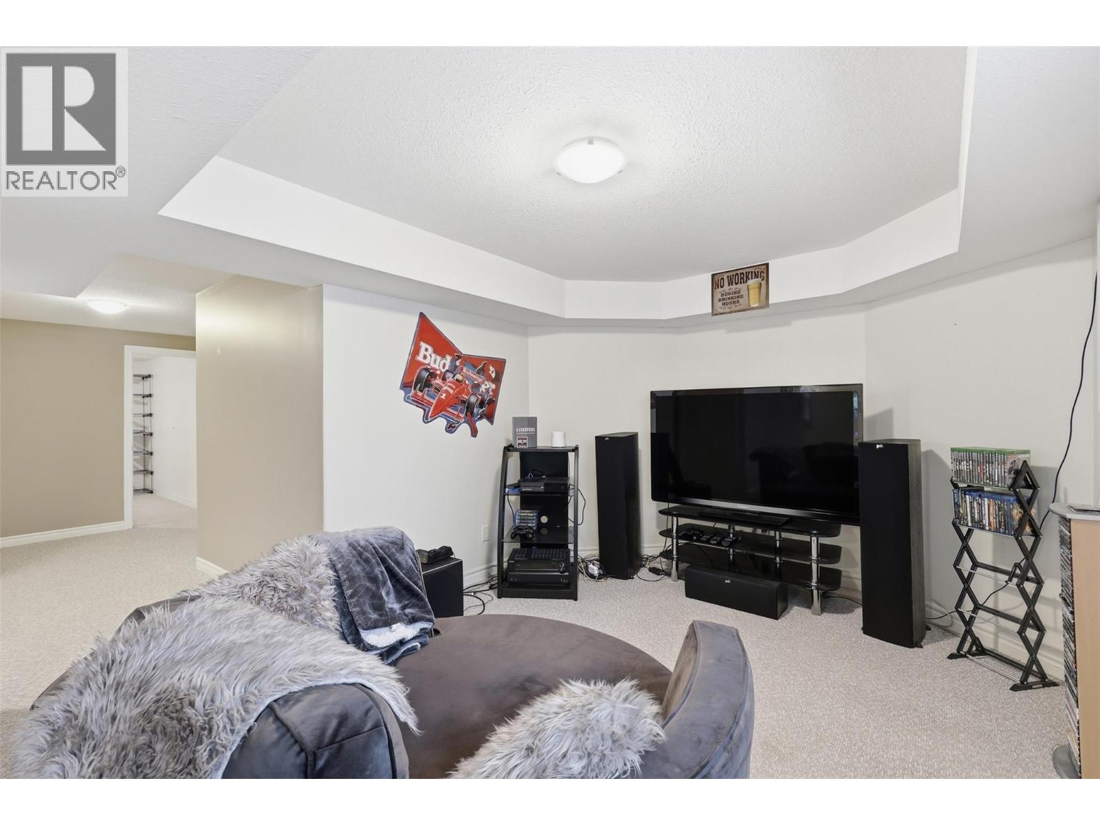 977 GARYMEDE Court - 44