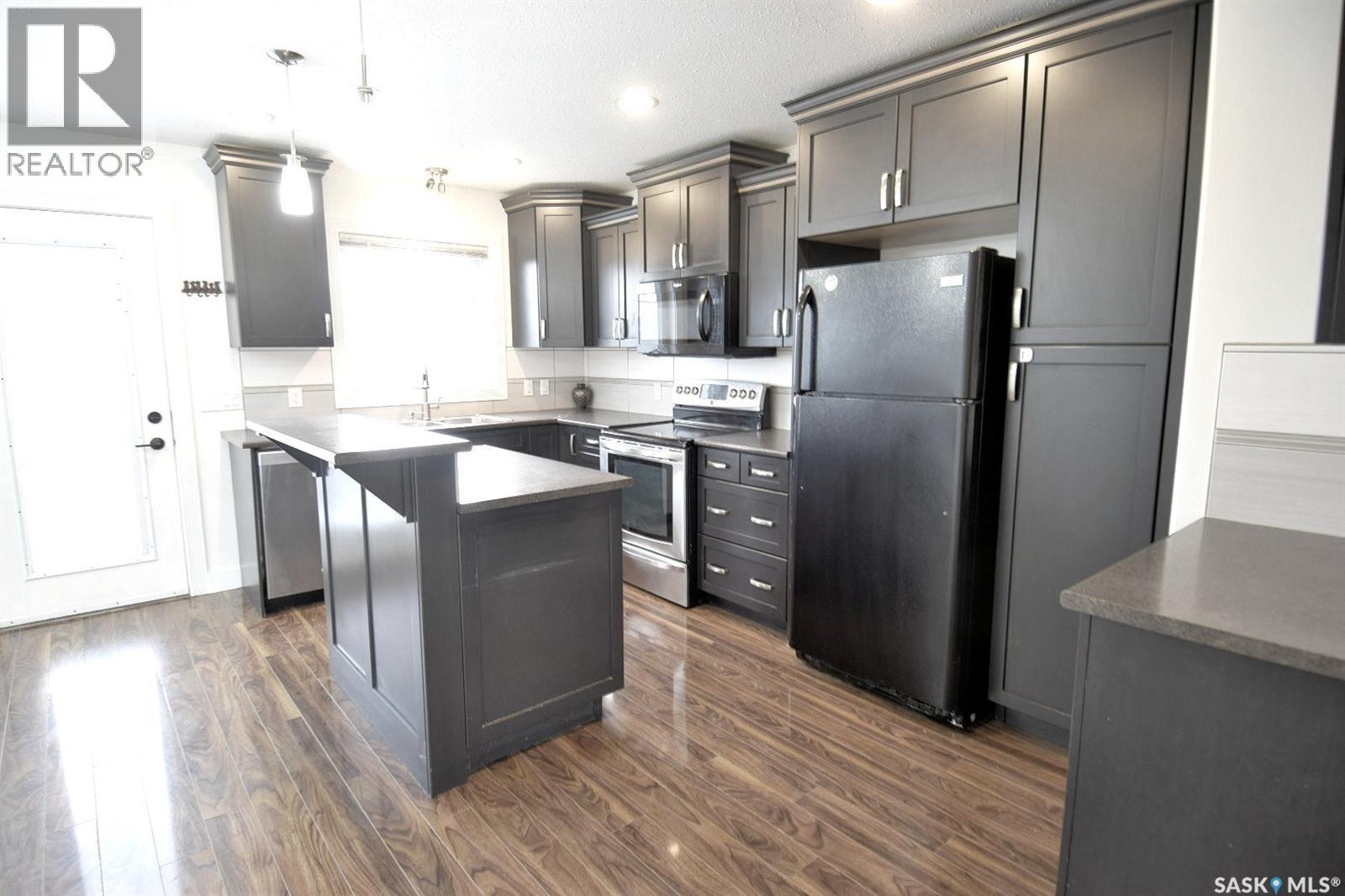 242 Geary CRESCENT - 6
