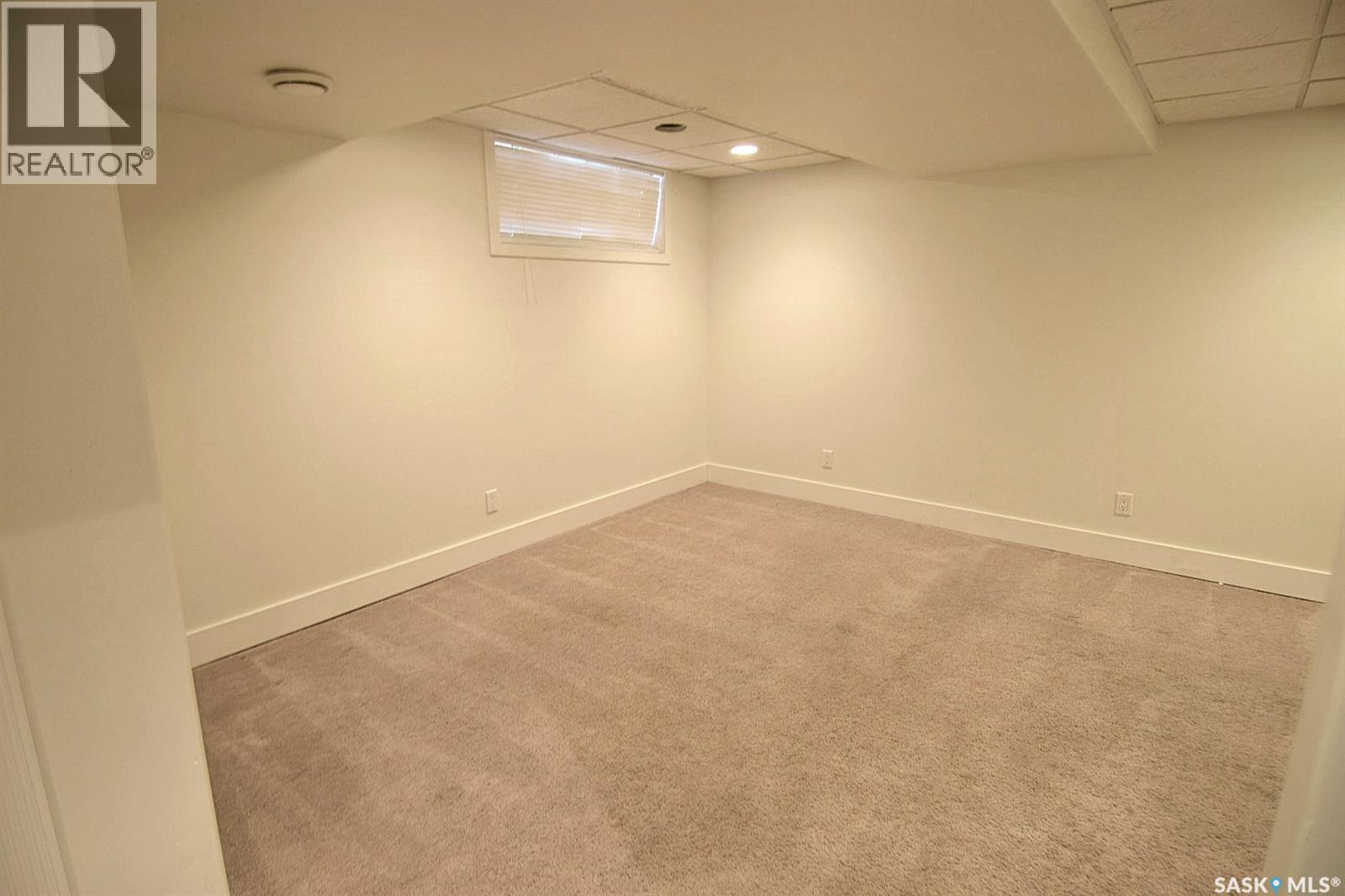 242 Geary CRESCENT - 28