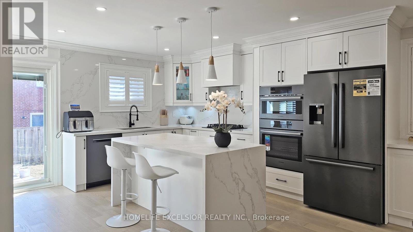 84 JESSICA GARDENS - 11