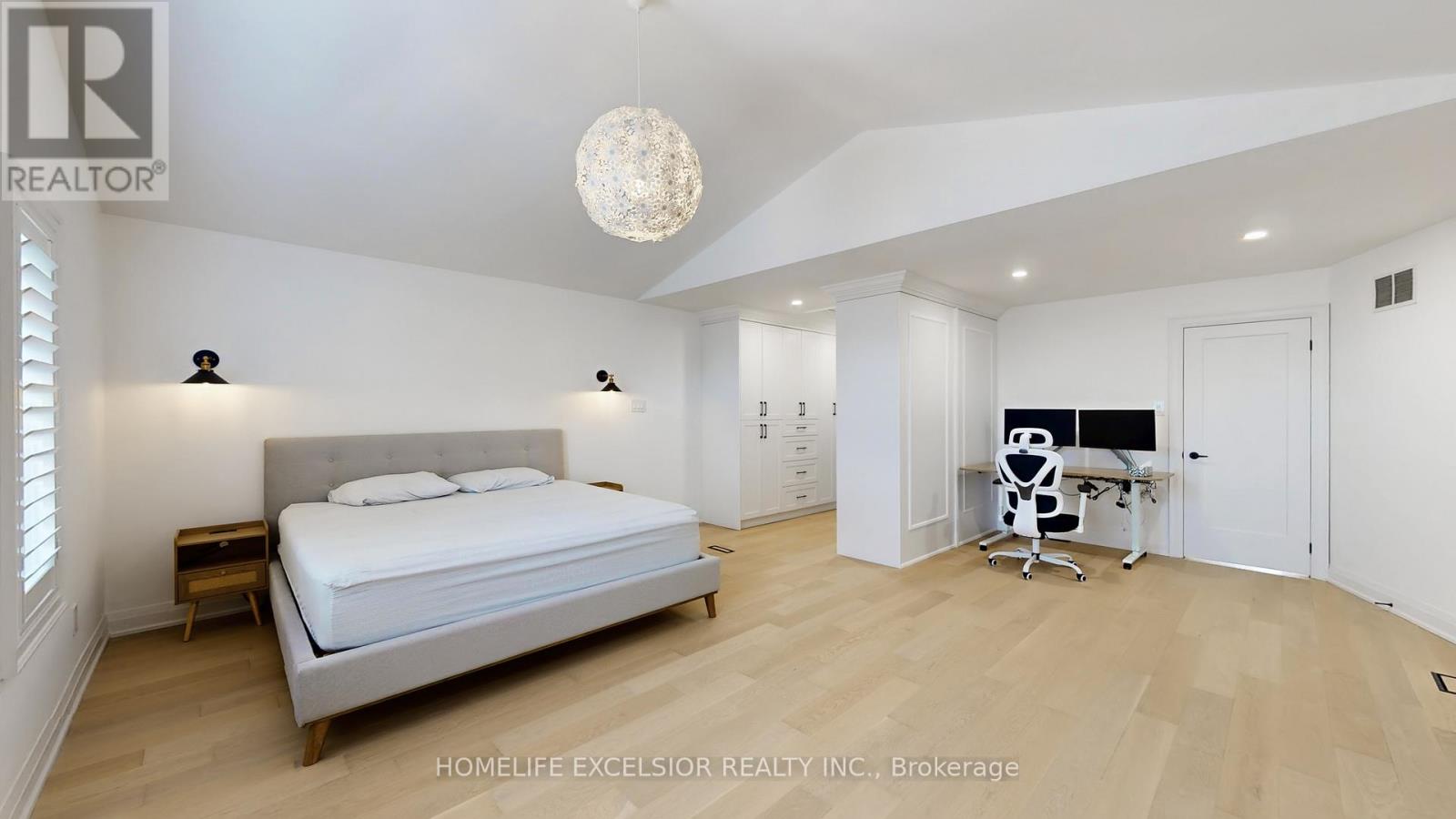 84 JESSICA GARDENS - 23