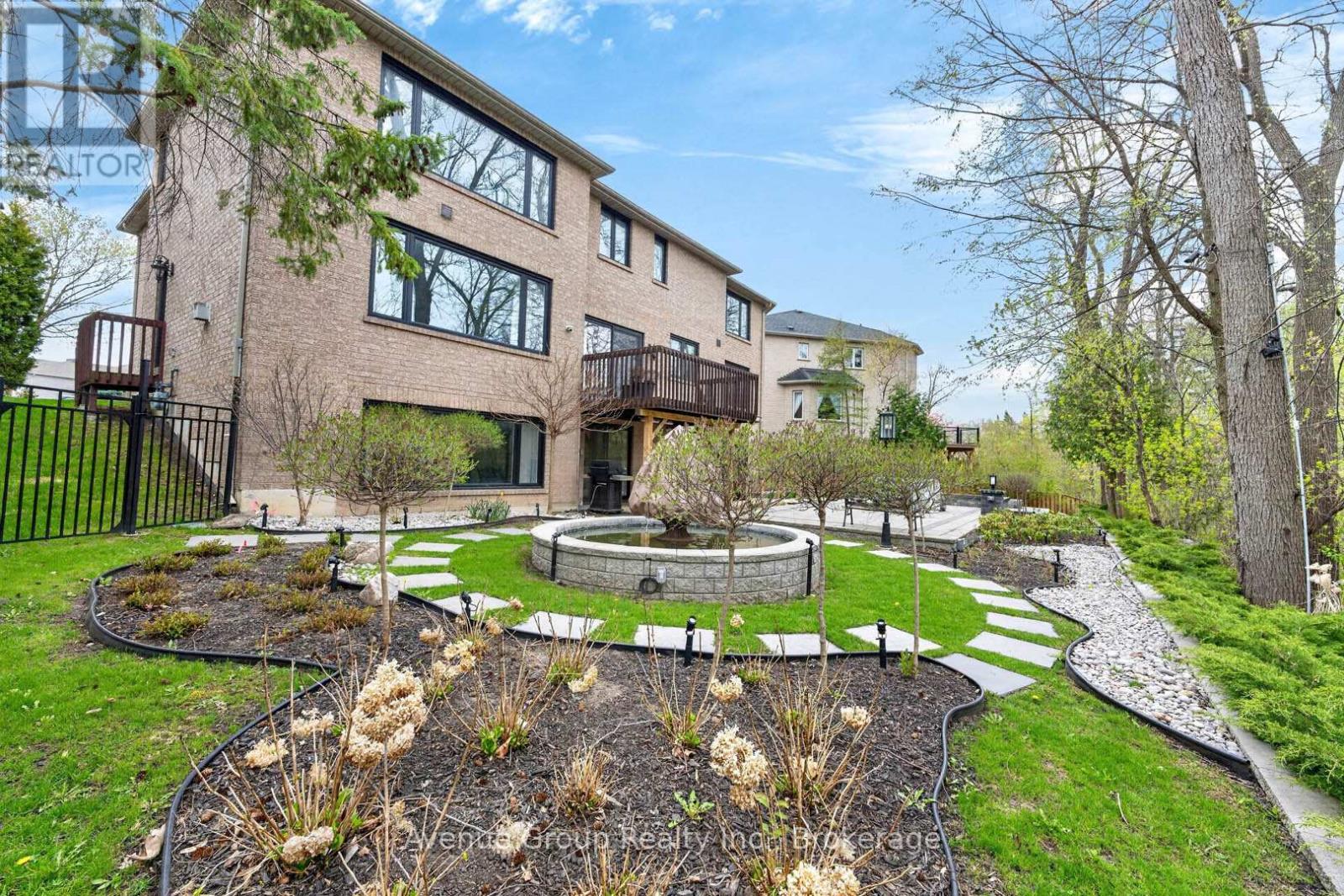 21 PALACE COURT - 45